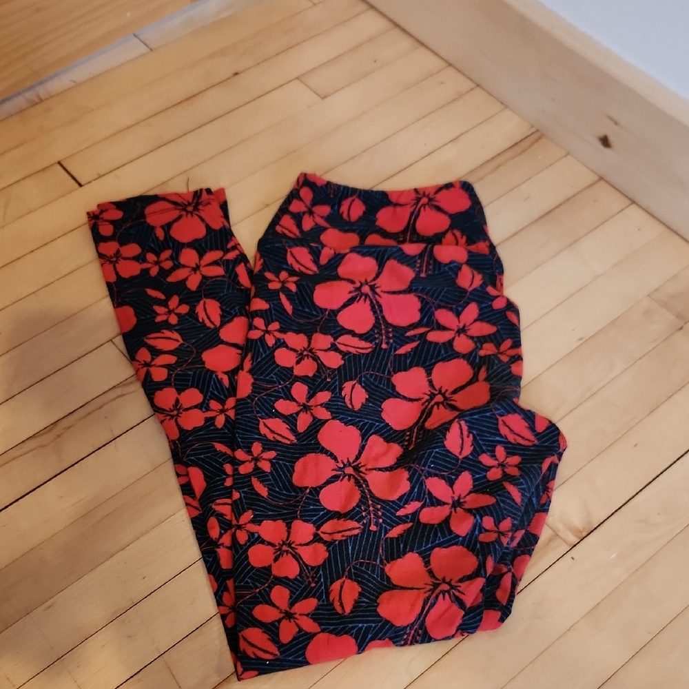 LuLaRoe Women's Leggings - Red Floral on Black